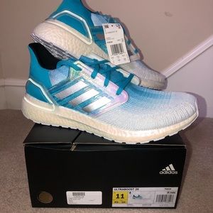 ADIDAS ULTRABOOST - Brand new in box